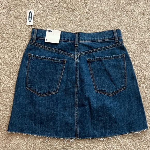 Old Navy Women’s Size 4 Denim Raw Hem Skirt NWT - Picture 2 of 4